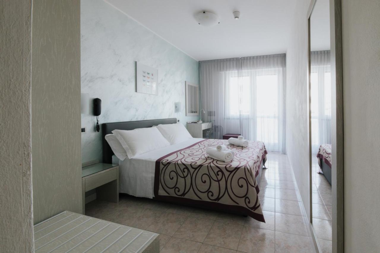 Hotel Gloria Λινιάνο Σαμπιαντόρο Εξωτερικό φωτογραφία