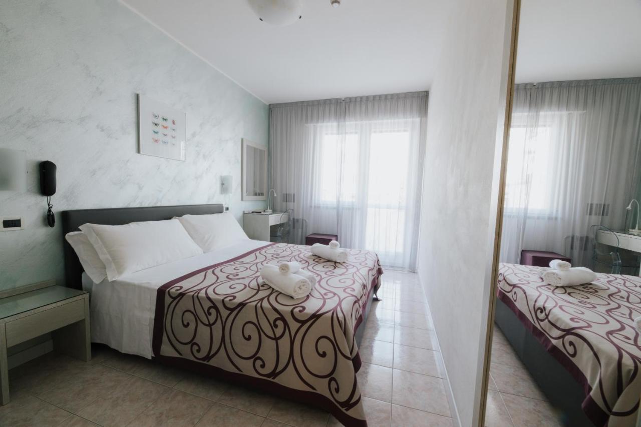 Hotel Gloria Λινιάνο Σαμπιαντόρο Εξωτερικό φωτογραφία