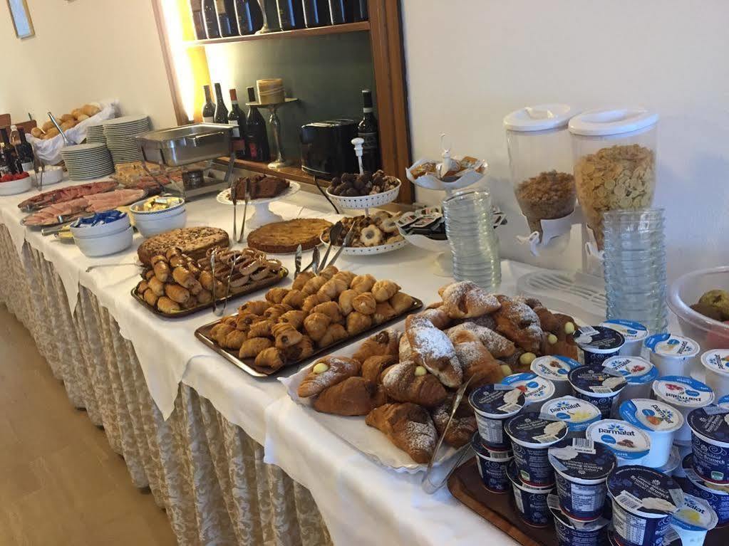 Hotel Gloria Λινιάνο Σαμπιαντόρο Εξωτερικό φωτογραφία