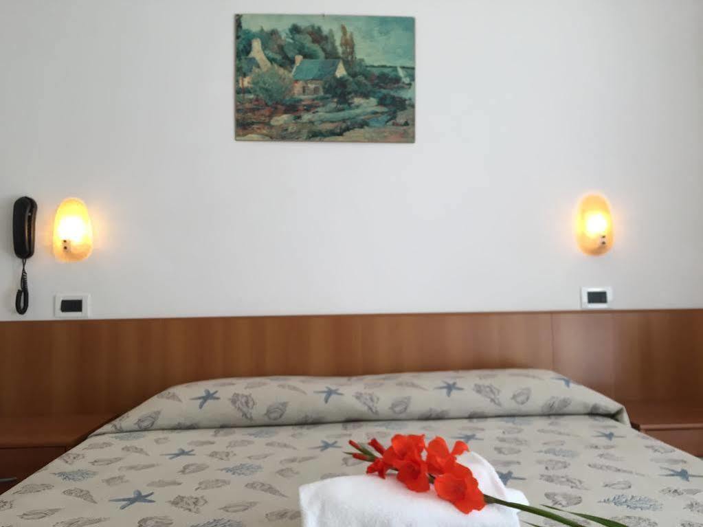 Hotel Gloria Λινιάνο Σαμπιαντόρο Εξωτερικό φωτογραφία