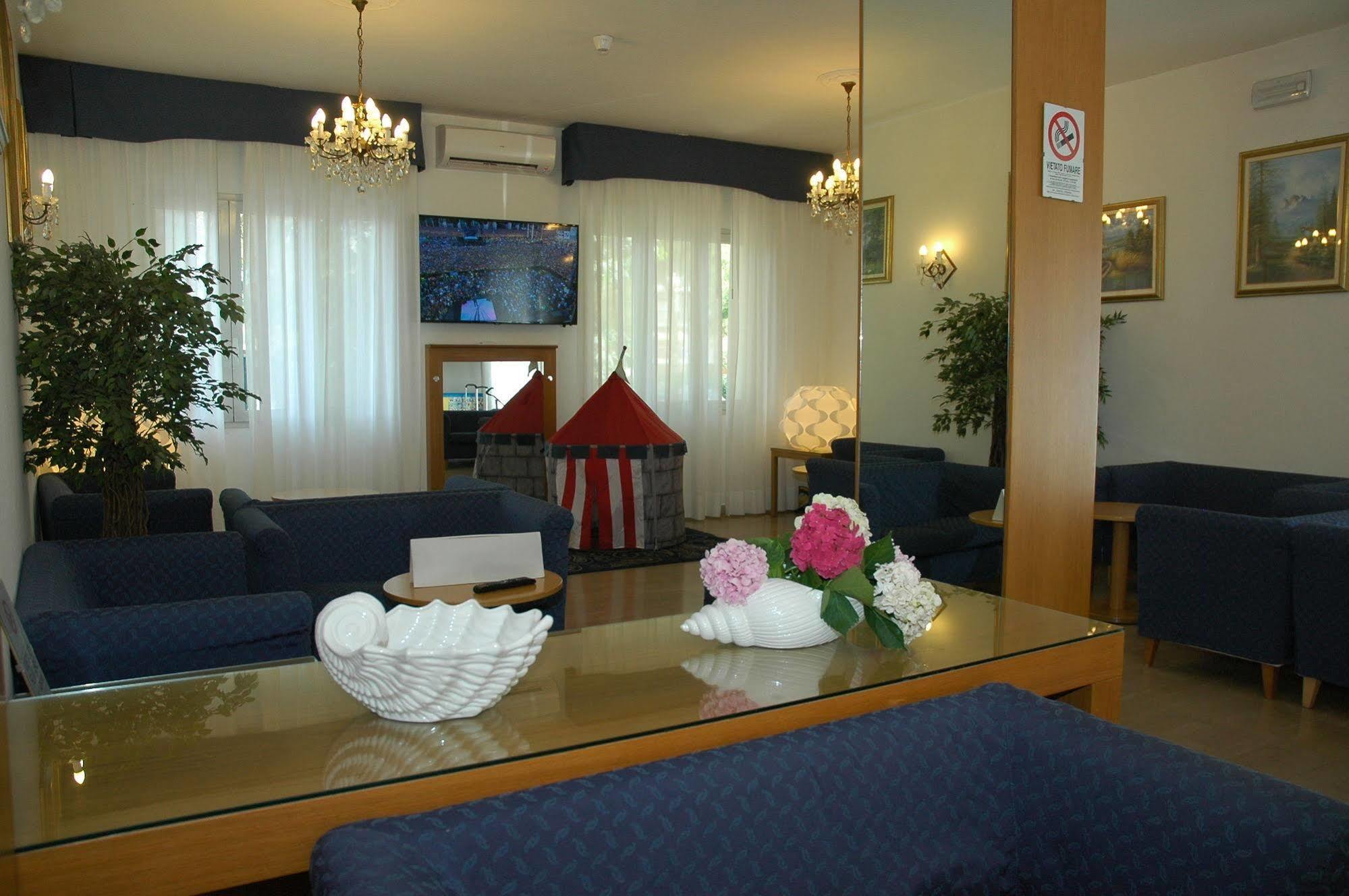 Hotel Gloria Λινιάνο Σαμπιαντόρο Εξωτερικό φωτογραφία