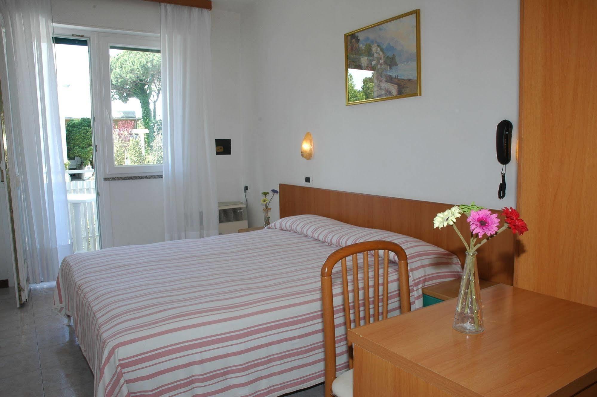 Hotel Gloria Λινιάνο Σαμπιαντόρο Εξωτερικό φωτογραφία