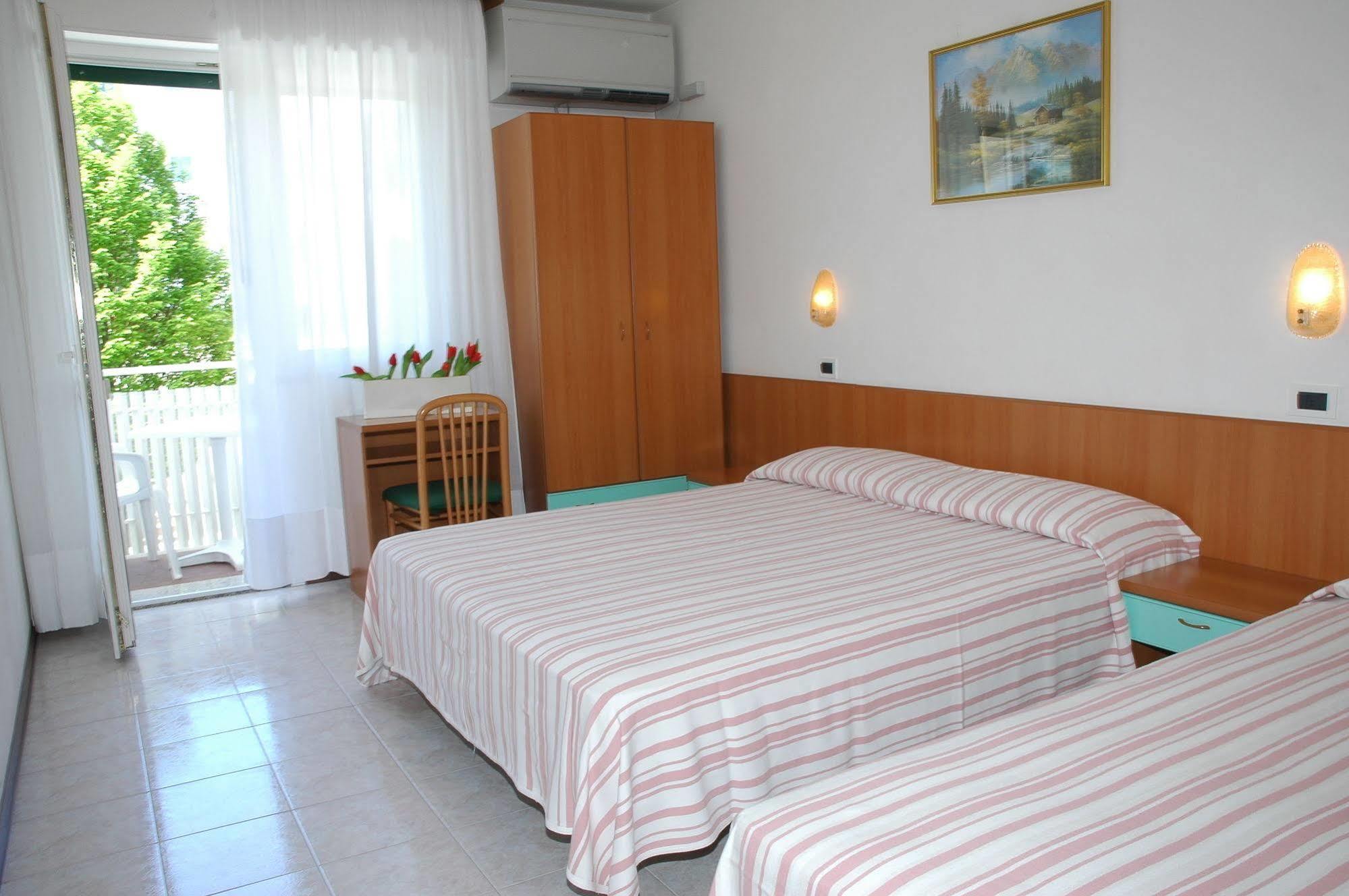 Hotel Gloria Λινιάνο Σαμπιαντόρο Εξωτερικό φωτογραφία