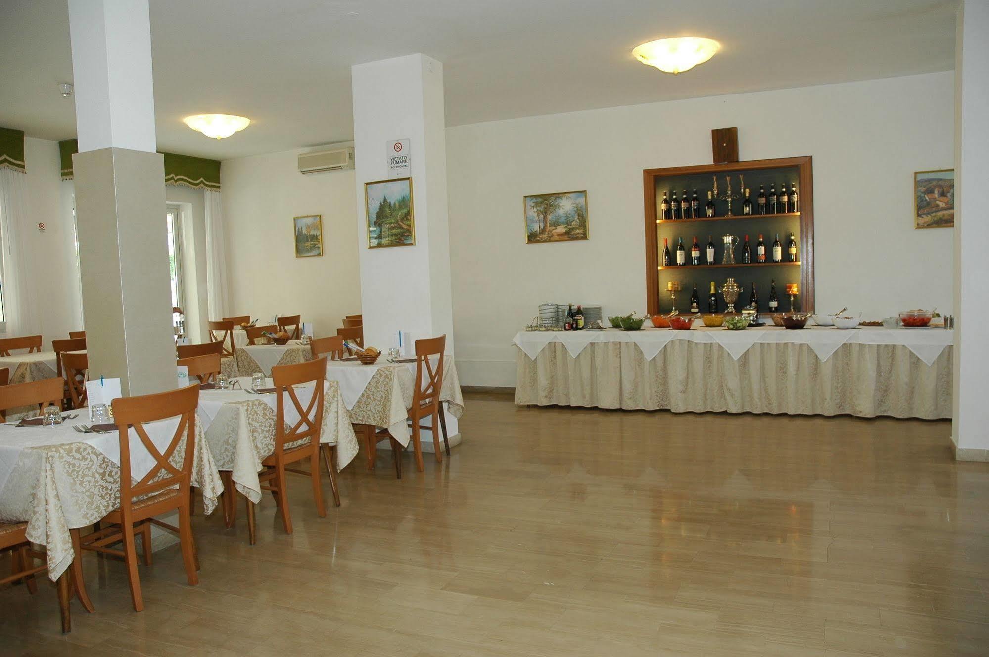Hotel Gloria Λινιάνο Σαμπιαντόρο Εξωτερικό φωτογραφία