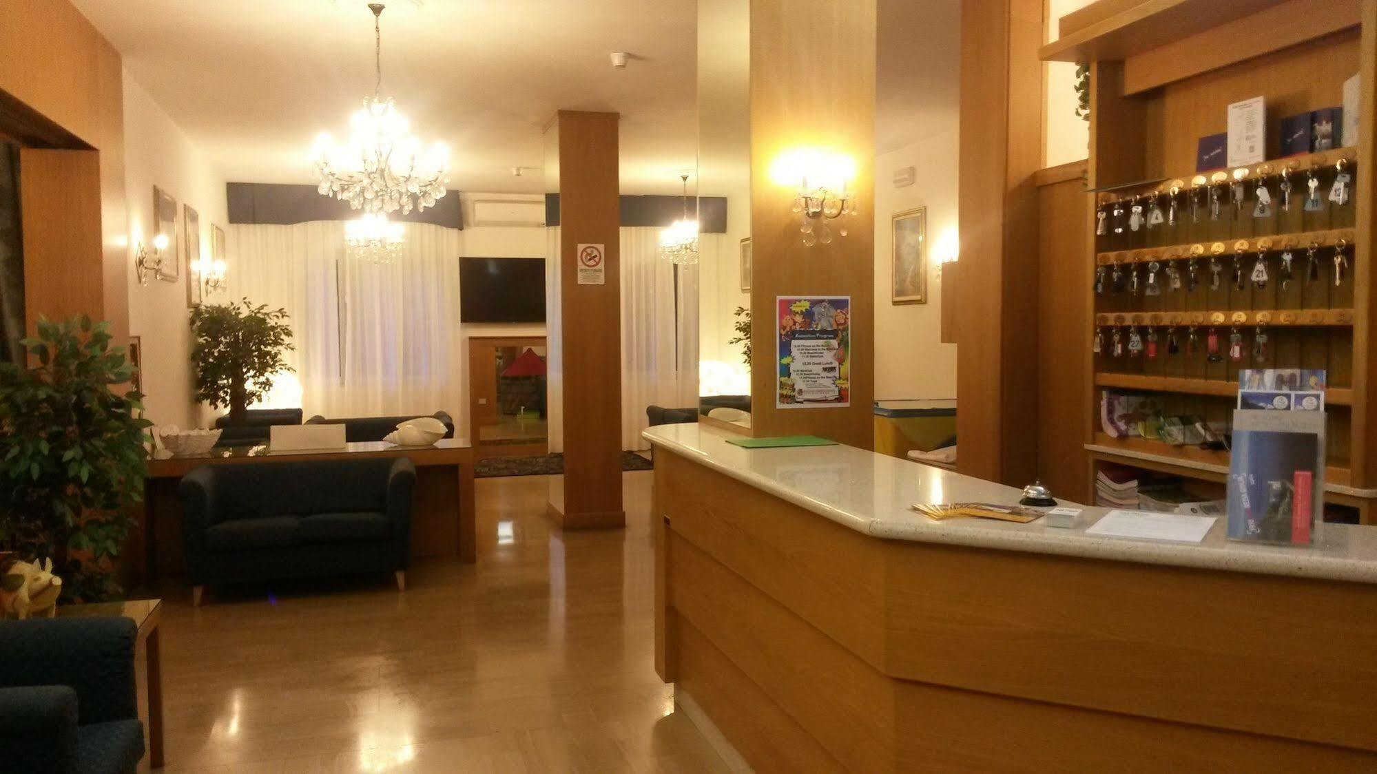 Hotel Gloria Λινιάνο Σαμπιαντόρο Εξωτερικό φωτογραφία